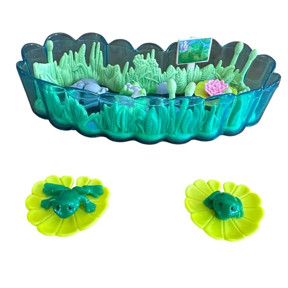 Vintage Littlest Pet Shop Jump'n Splash Frogs Playset - Picture 1 of 4